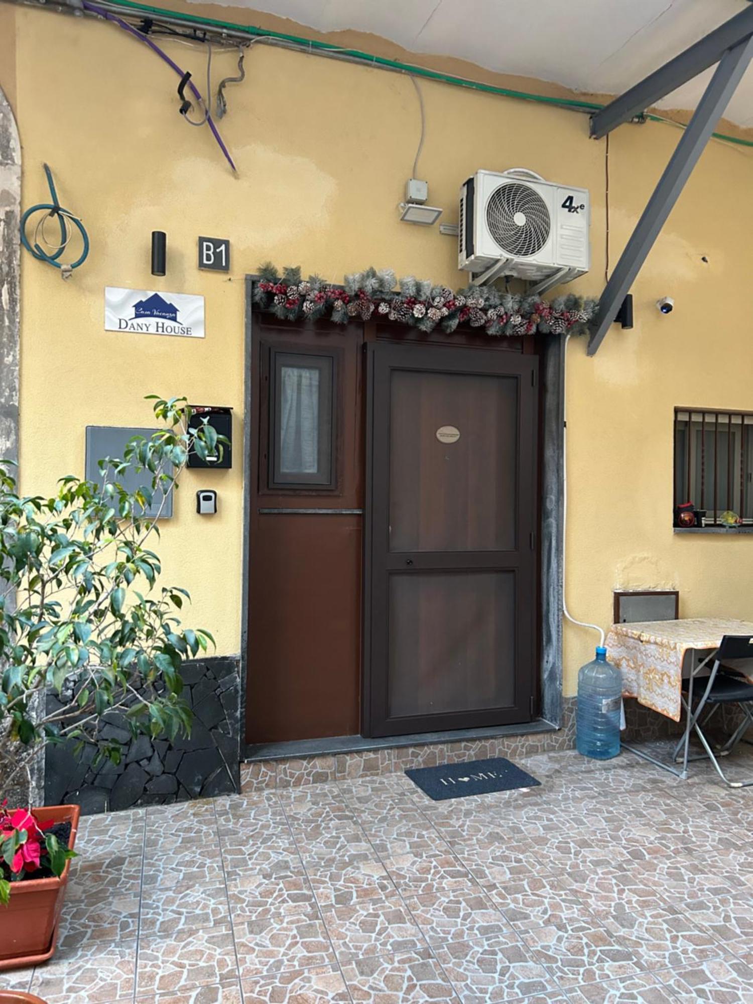 Dany House Apartman Catania-Fontanarossai nemzetközi repülőtér Kültér fotó